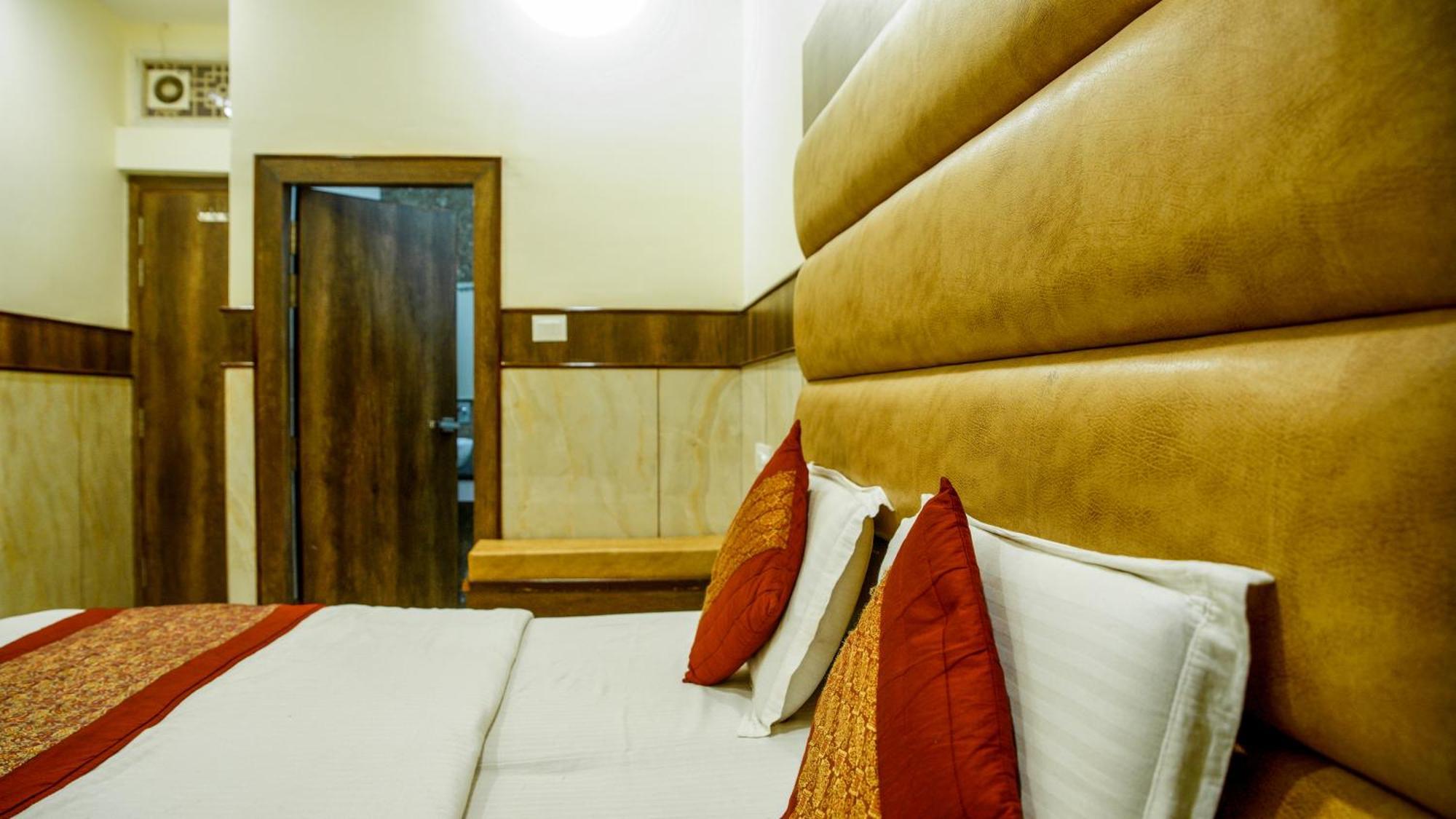 Hotel Raghunath Jammu Luaran gambar