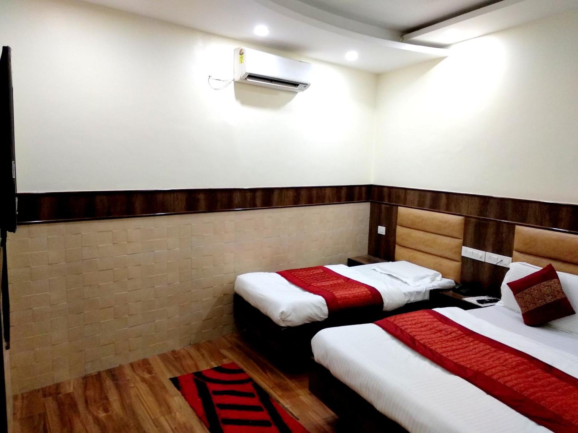 Hotel Raghunath Jammu Luaran gambar