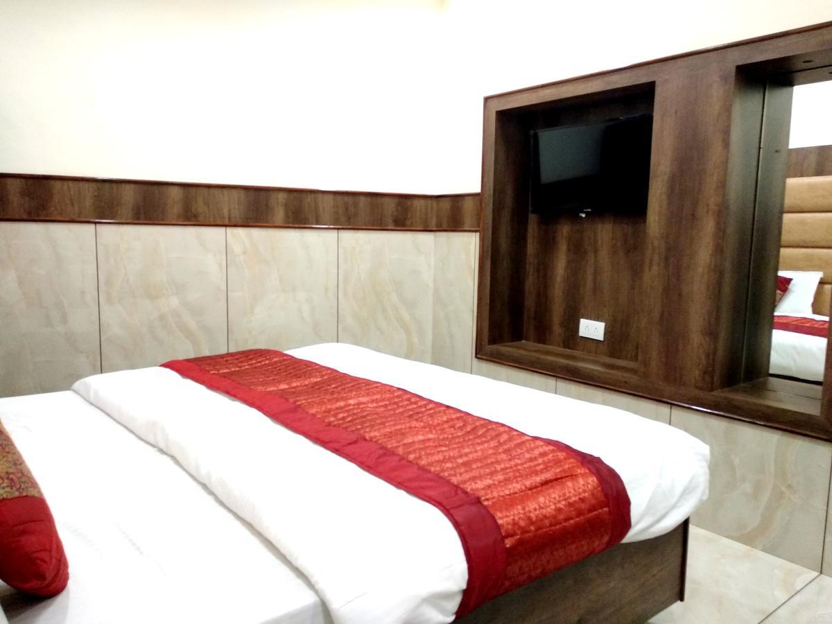 Hotel Raghunath Jammu Luaran gambar